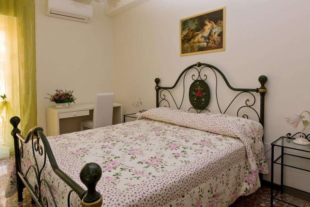 Il Bacio Holidayhouse Best Location For Jubilee 2024-2026 Roma Cameră foto